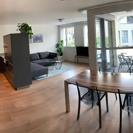 Beautiful In The City Center Apartment *
